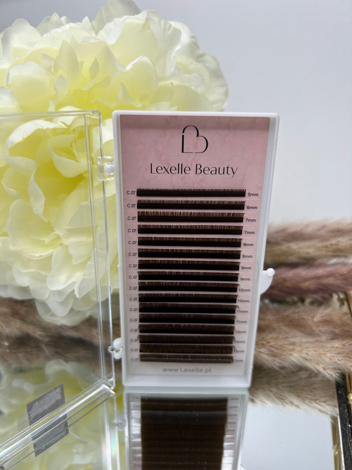 Lexelle Beauty NATURAL BROWN Lashes - curl C 0.07