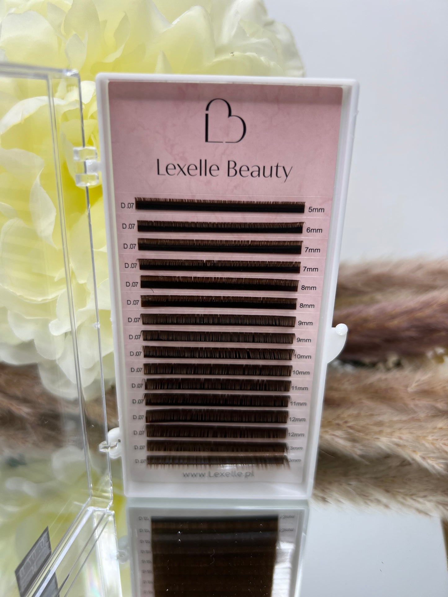 Lexelle Beauty NATURAL BROWN Lashes - curl D 0.07